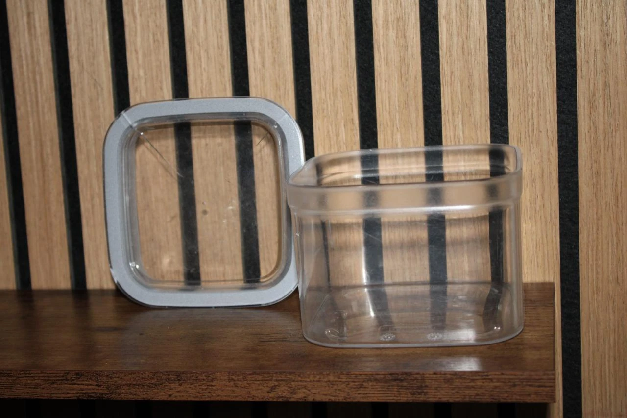 Boîte de conservation avec couvercle curver